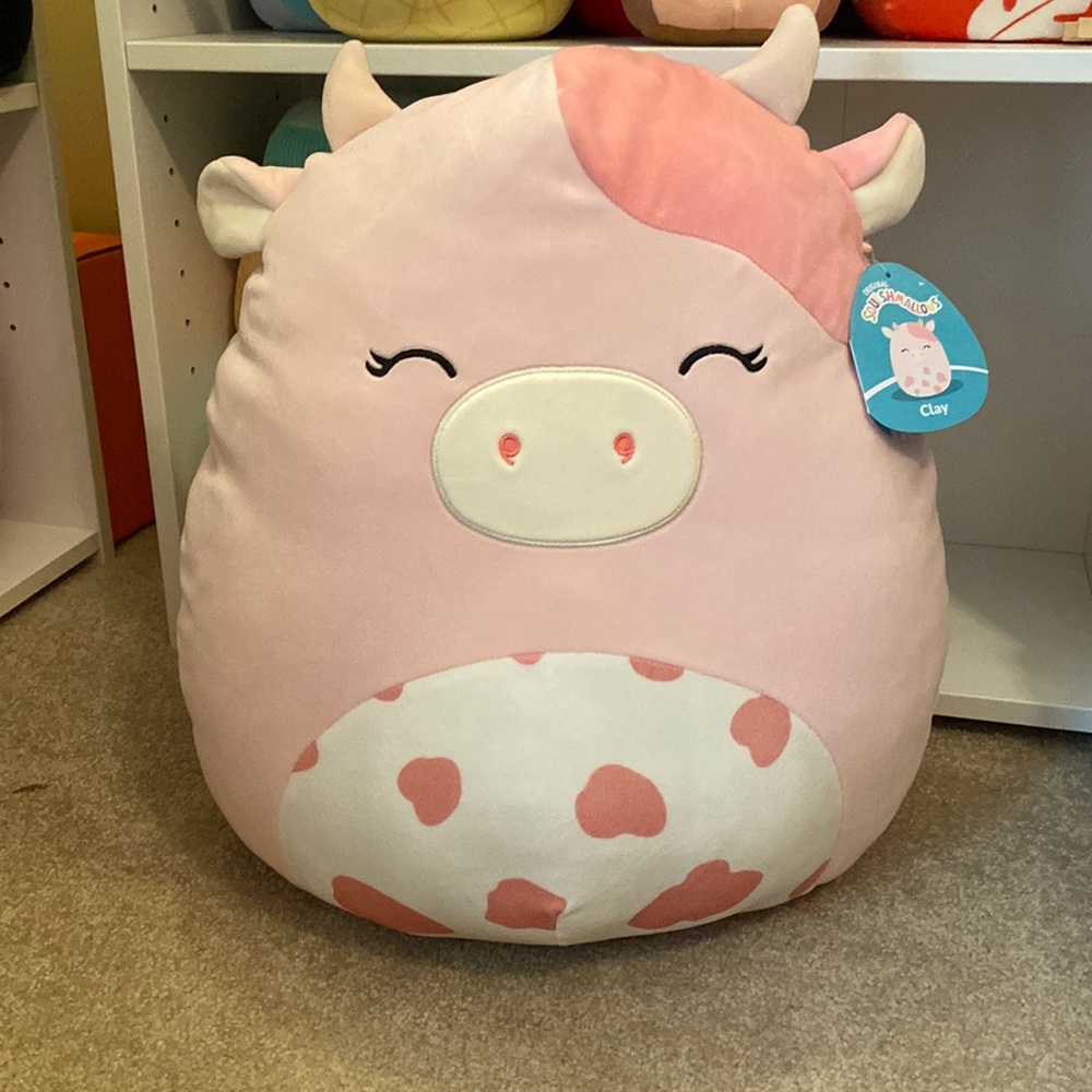 Clay the pinky cow Squishmallow